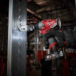 Masina de gaurit/infiletat cu 2 acumulatori Milwaukee M12 FDD-602X