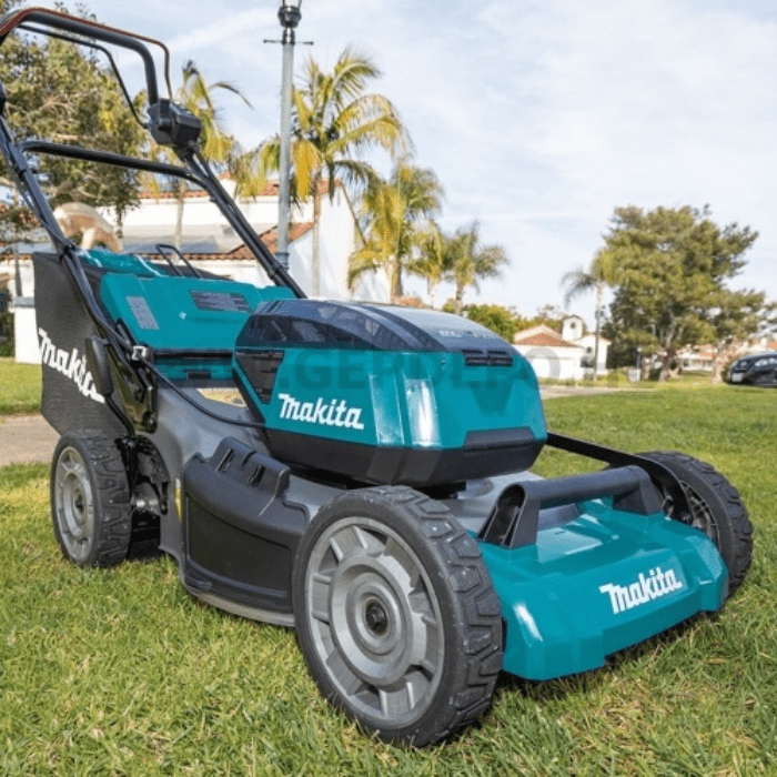 Masina de tuns gazon cu 2 acumulatori cu autopropulsie 36V Makita DLM532PG2J Masina de tuns gazon cu 2 acumulatori cu autopropulsie 36V Makita DLM532PG2J
