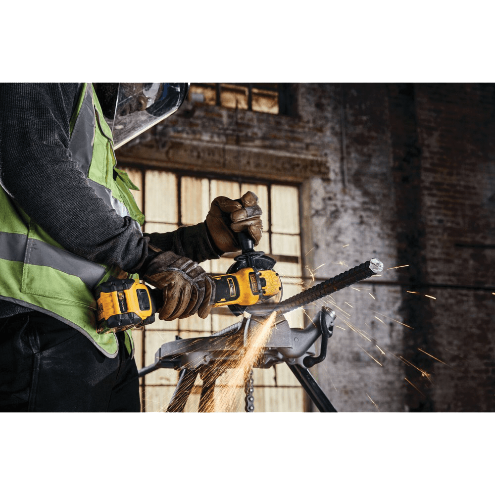 Polizor unghiular fara acumulatori 125mm DeWalt DCG409VSN Polizor unghiular fara acumulatori 125mm DeWalt DCG409VSN