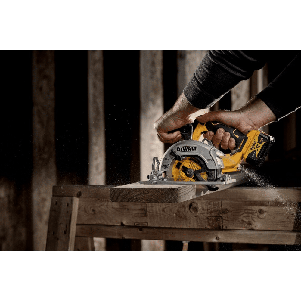 Fierastrau circular 12V cu 2 acumulatori 5Ah DeWalt DCS512P2 Fierastrau circular 12V cu 2 acumulatori 5Ah DeWalt DCS512P2